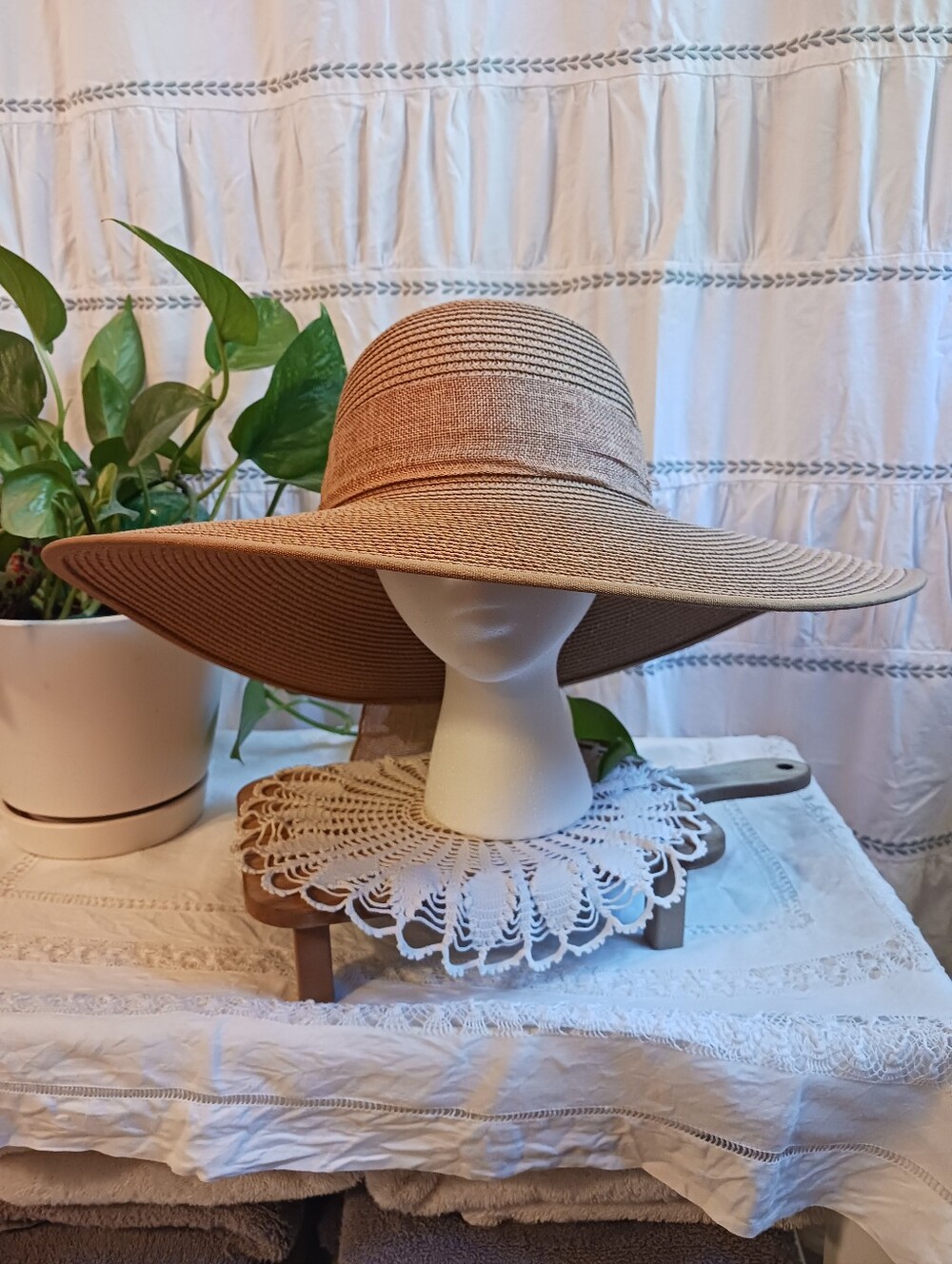 Milani 100% Straw Hat Womens Feminine Wide Brim Big Bow Adjustable Ties CUTE💕